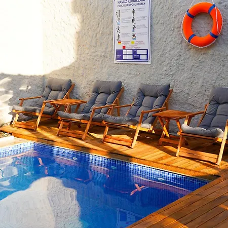 Kekik Alaçatı Otel *